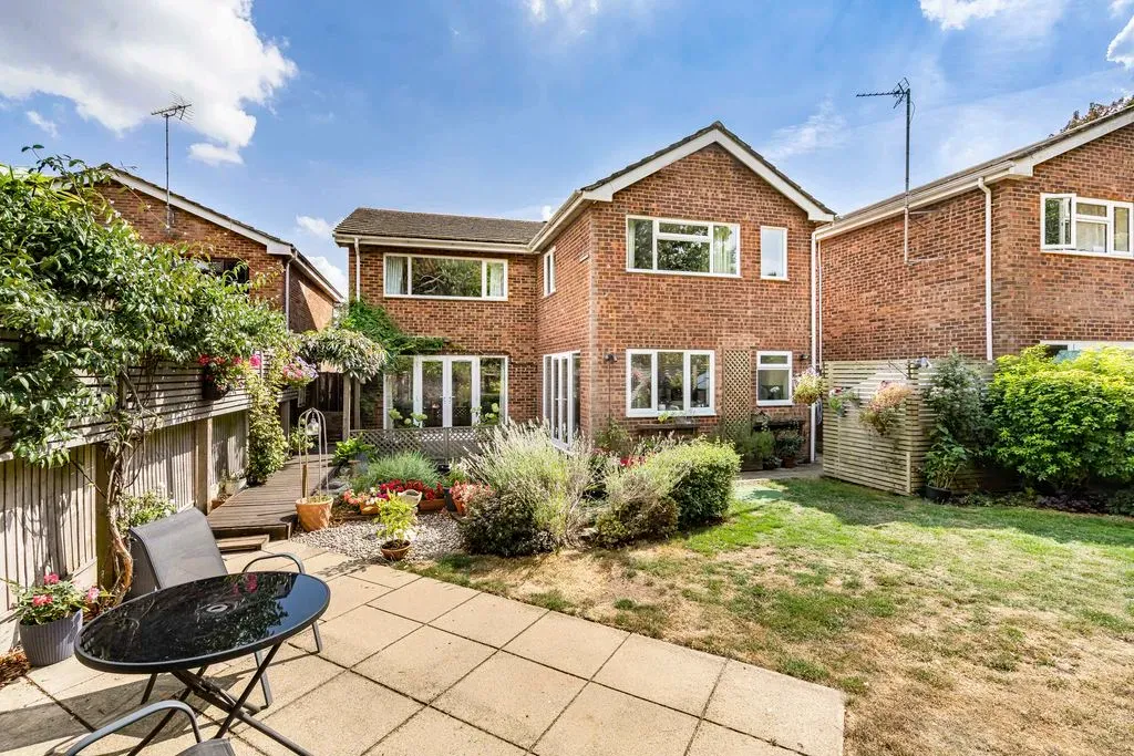 Windmill Hill Drive, Bletchley, Milton Keynes, Buckinghamshire, MK3 7RS, photo 16
