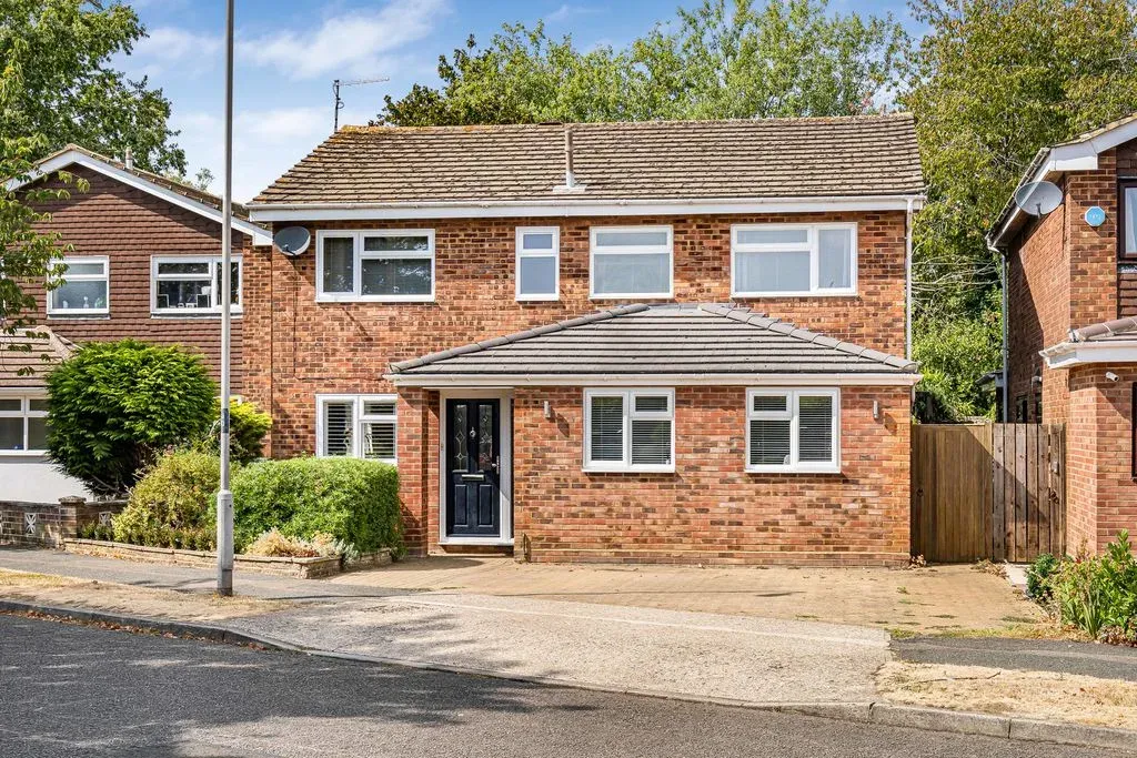 4 bed house for sale — Windmill Hill Drive, Bletchley, Milton Keynes, Buckinghamshire, MK3 7RS
