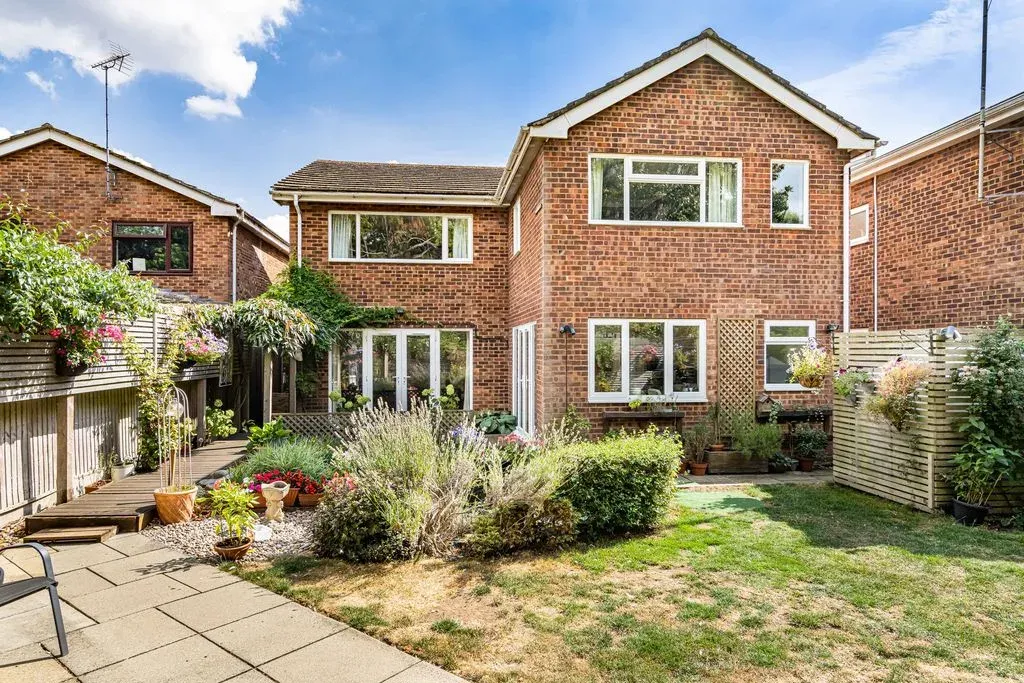 Windmill Hill Drive, Bletchley, Milton Keynes, Buckinghamshire, MK3 7RS, photo 21