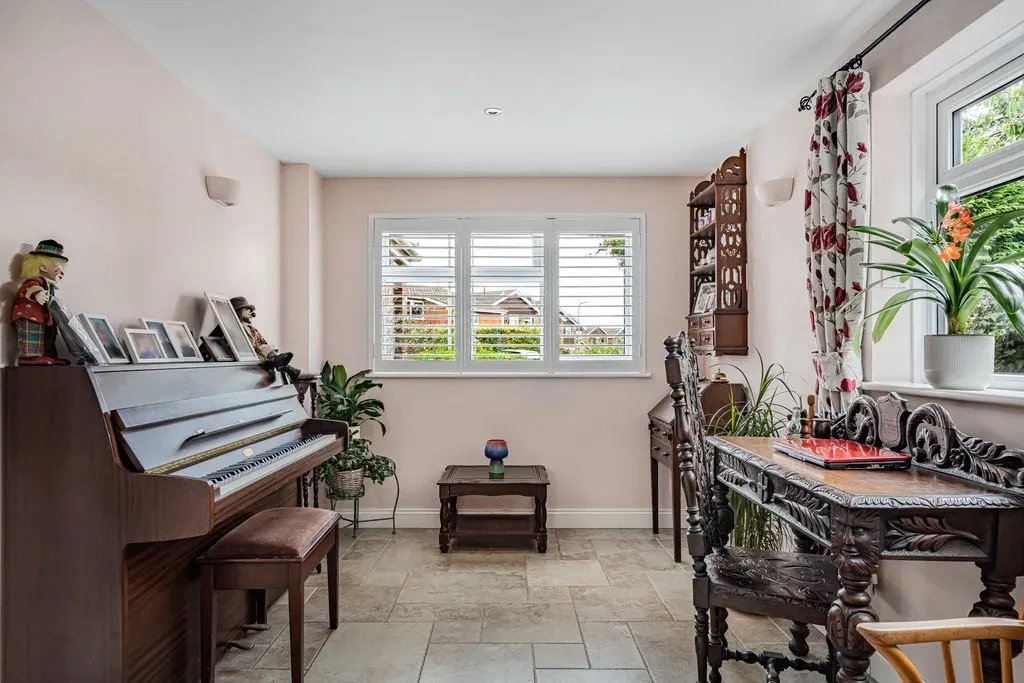 Windmill Hill Drive, Bletchley, Milton Keynes, Buckinghamshire, MK3 7RS, photo 24