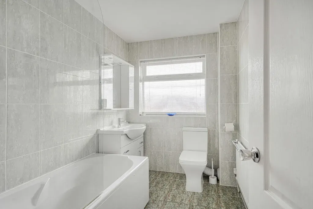 Windmill Hill Drive, Bletchley, Milton Keynes, Buckinghamshire, MK3 7RS, photo 15
