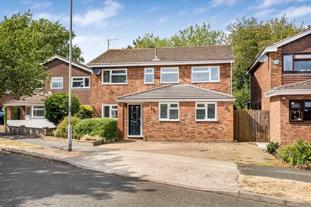 Windmill Hill Drive, Bletchley, Milton Keynes, Buckinghamshire, MK3 7RS, photo 23