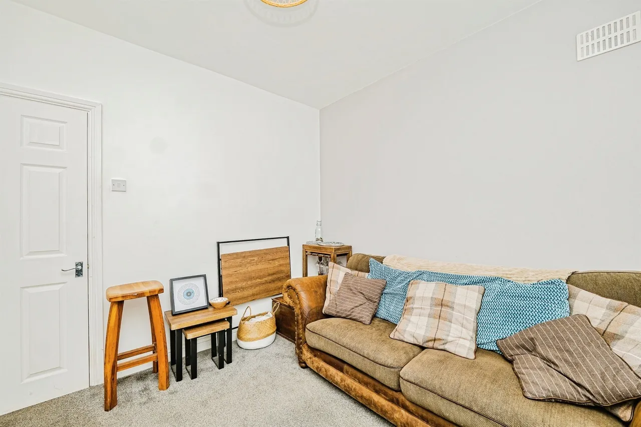 Longfellow Drive, Bridgend, CF31, photo 18