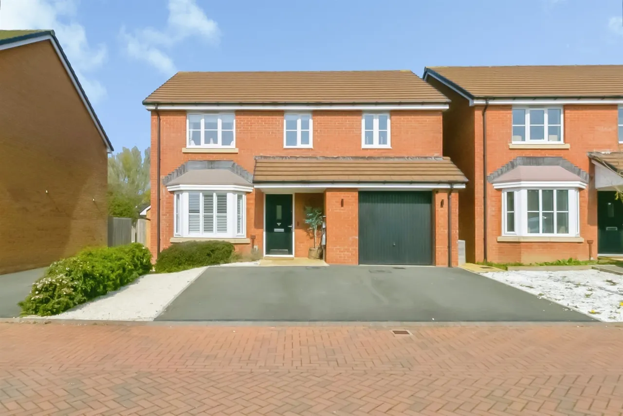 4 bed house for sale, Railway Road, Barry, CF62