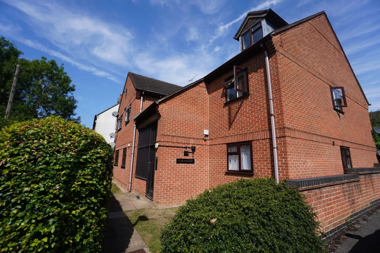 1 bed flat for sale, Old Coach Drive, HP11
