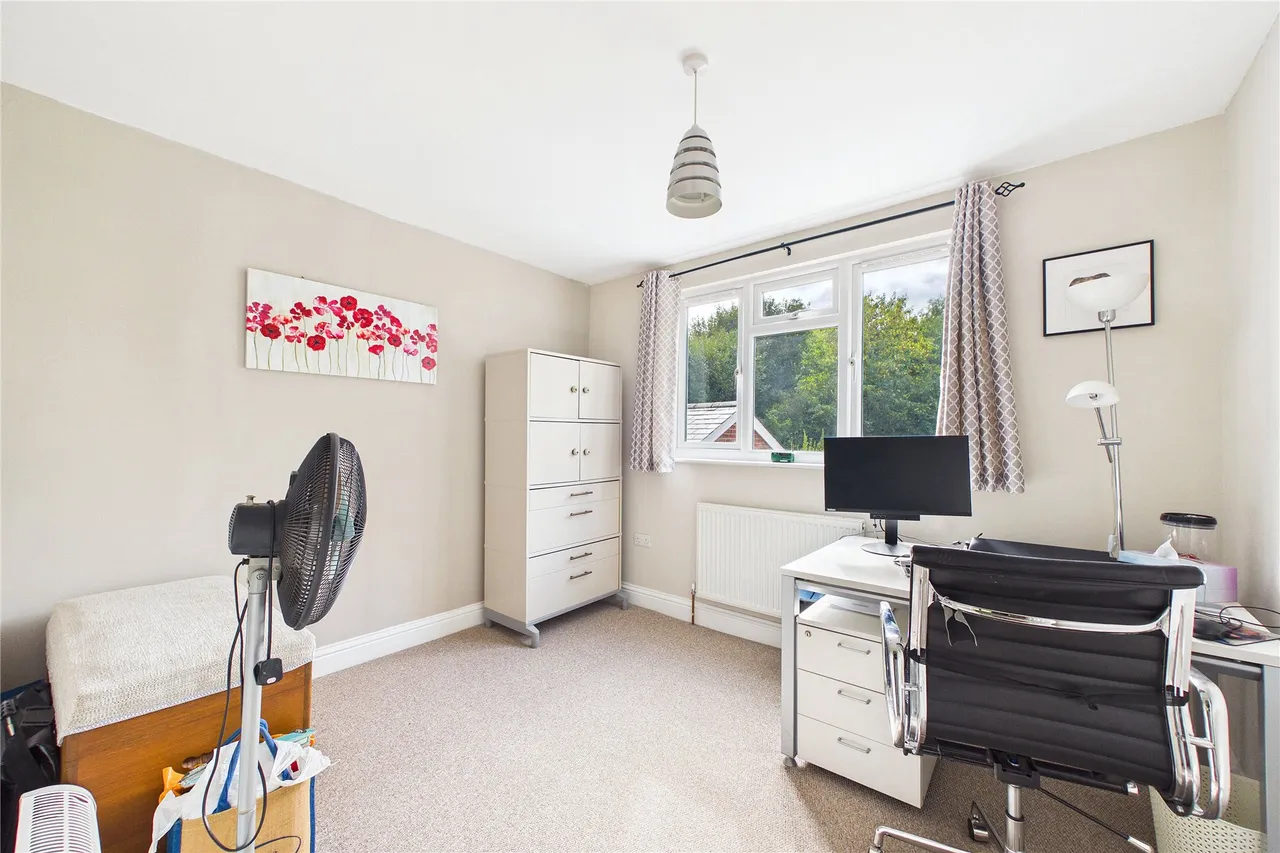 Curley Hill Road, Lightwater, GU18, photo 18