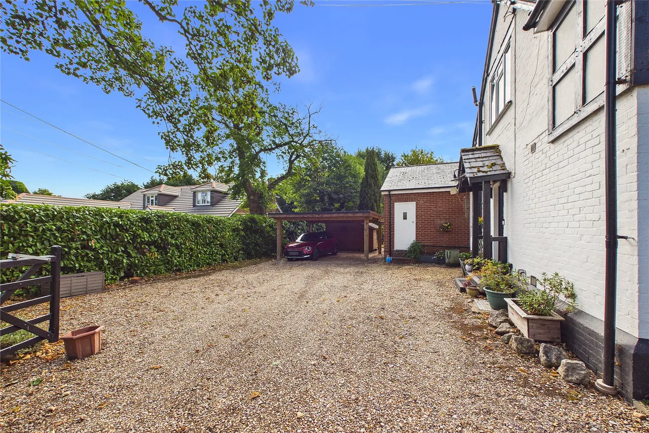 Curley Hill Road, Lightwater, GU18, photo 28