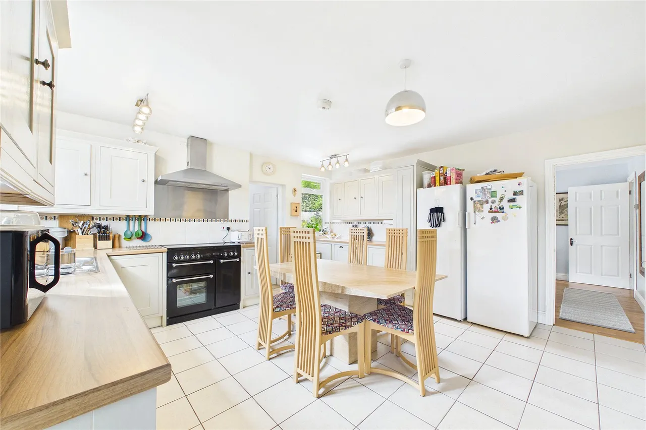 Curley Hill Road, Lightwater, GU18, photo 6