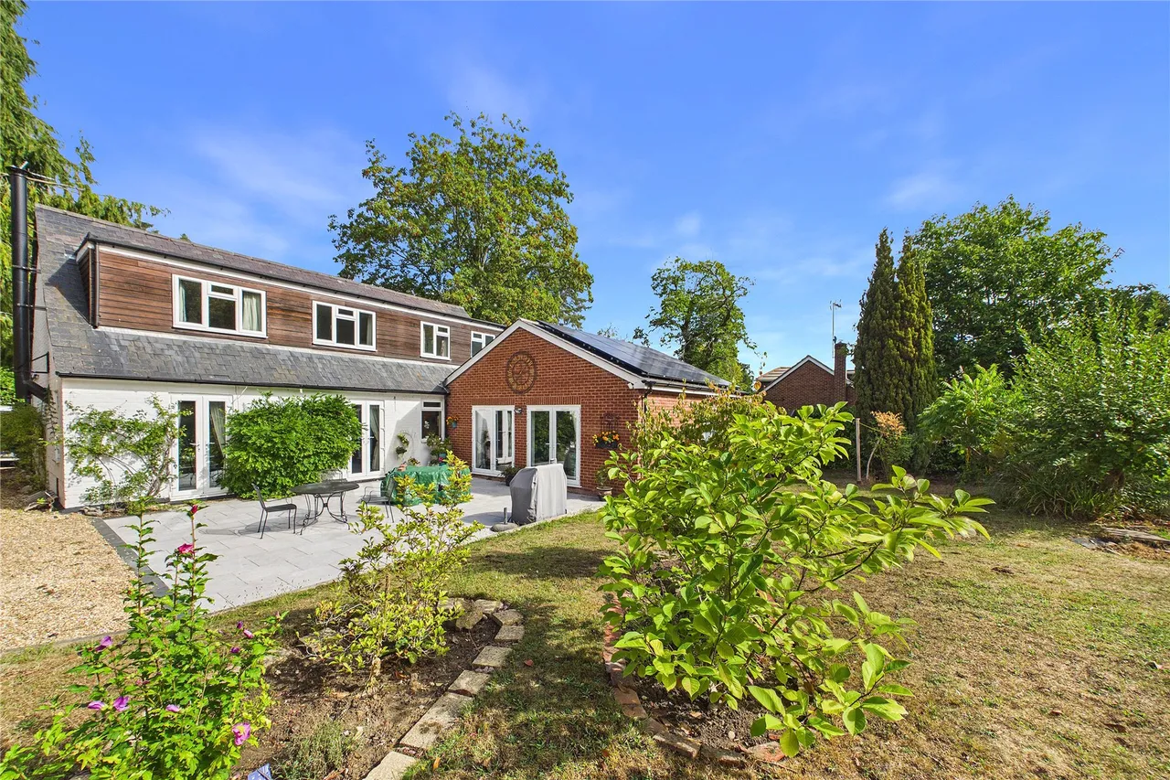 Curley Hill Road, Lightwater, GU18, photo 22