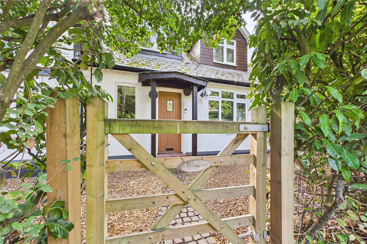 Curley Hill Road, Lightwater, GU18, photo 29