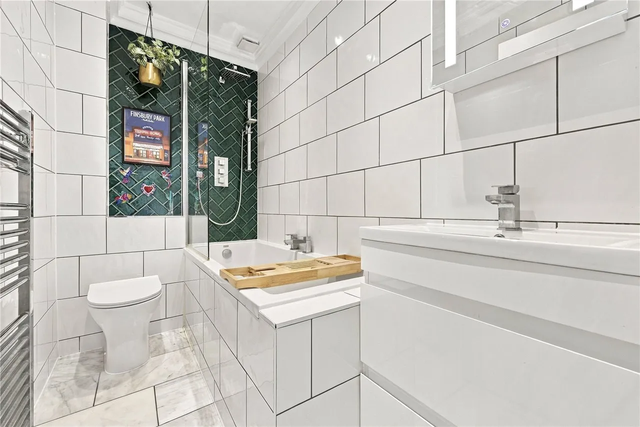 Blackstock Road, London, N4, photo 5