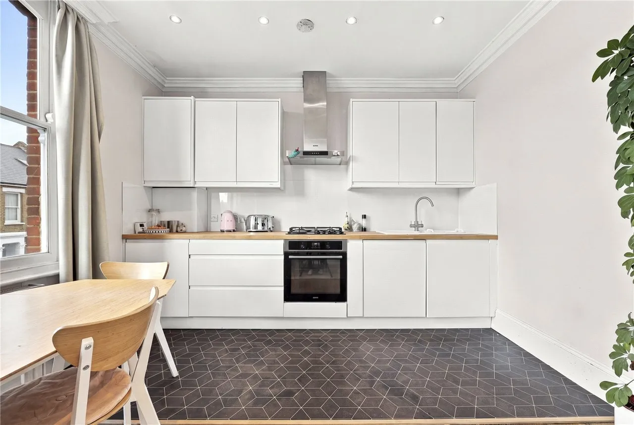 Blackstock Road, London, N4, photo 11