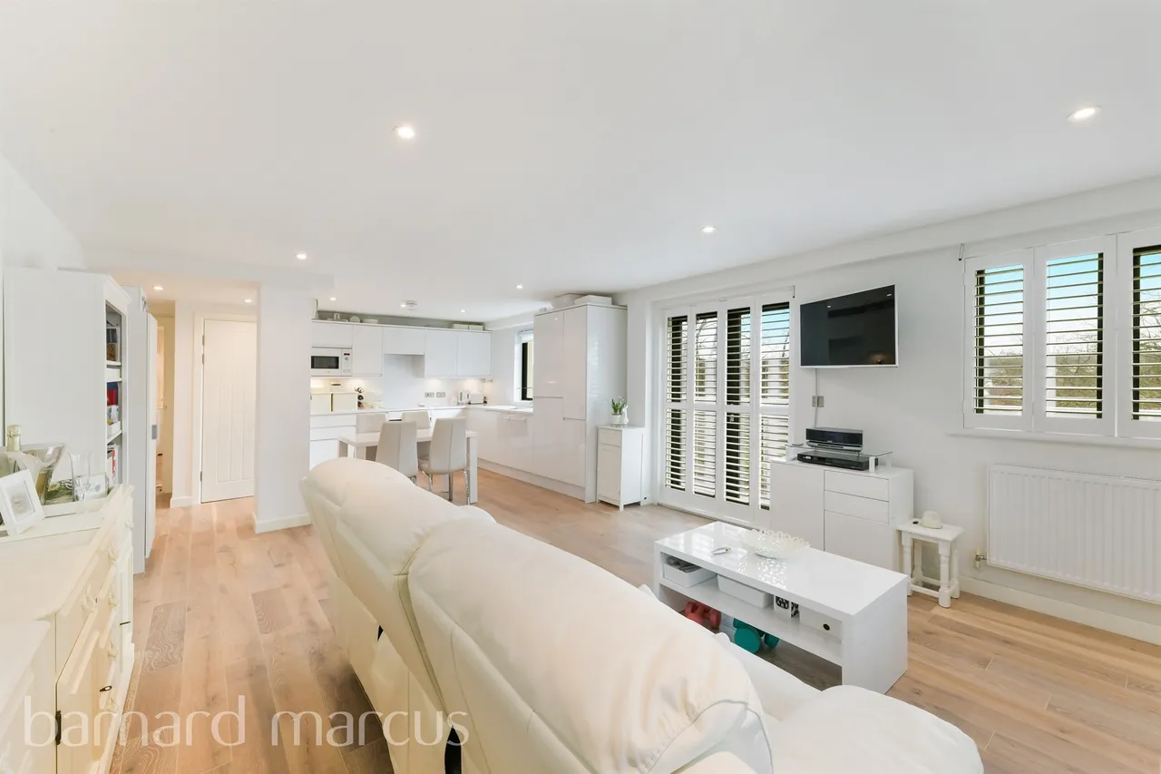 South Street, Epsom, KT18, photo 4