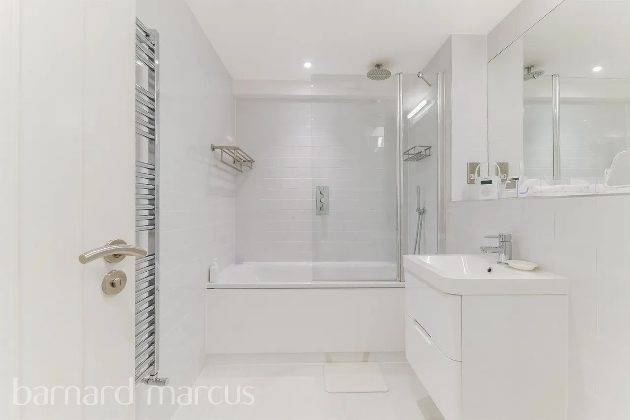 South Street, Epsom, KT18, photo 10