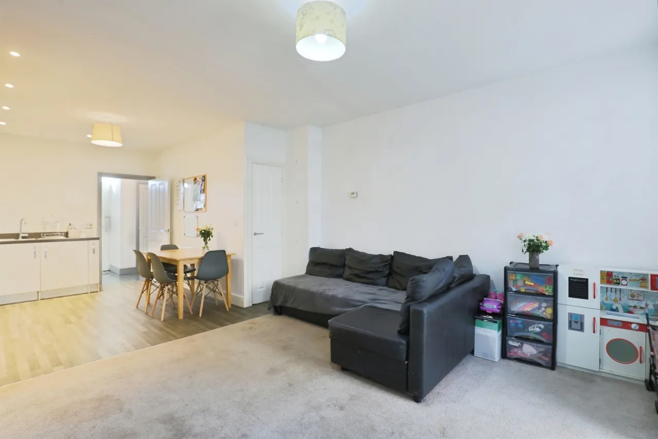 Godfrey Place, Upper Rissington, Cheltenham, photo 3
