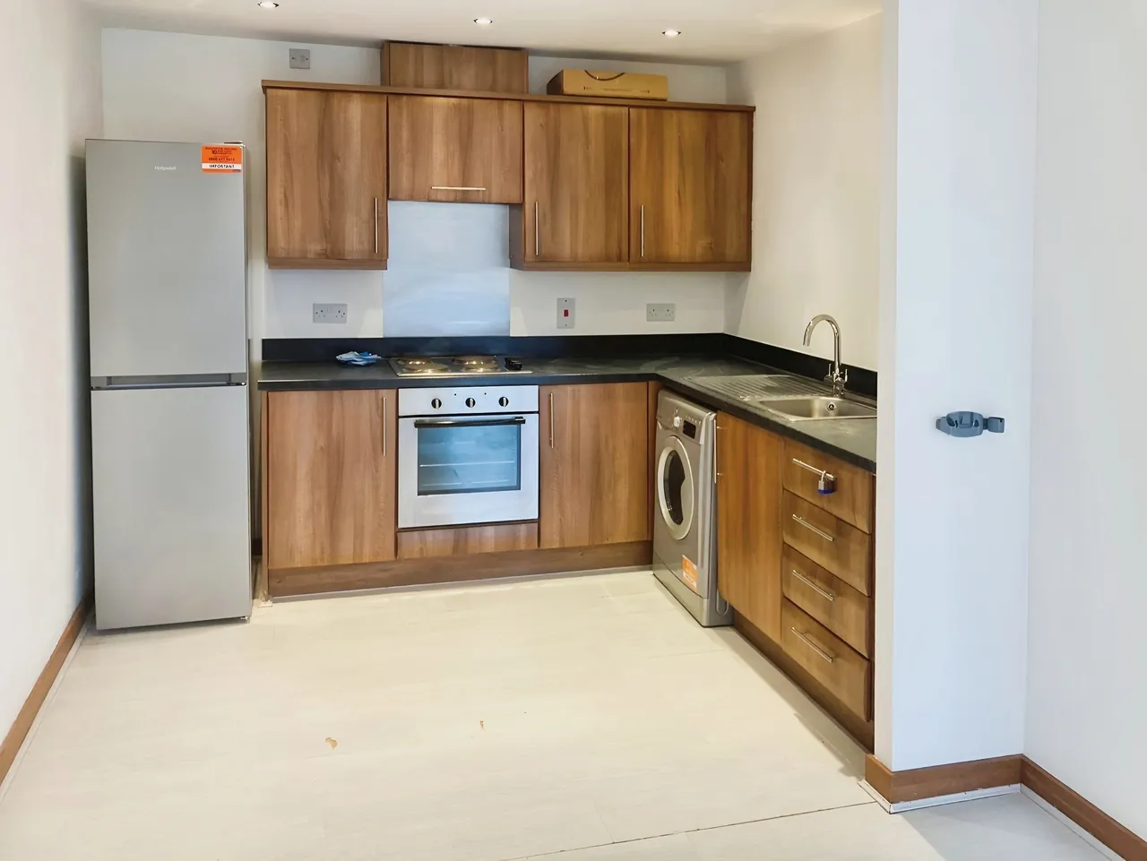 2 bed flat to rent — SEAFRONT, SOUTHEND ON SEA