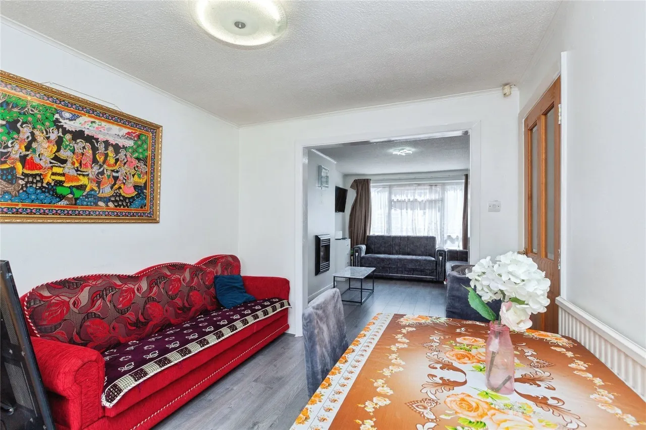 Coles Close, Rushey Mead, LE4, photo 4