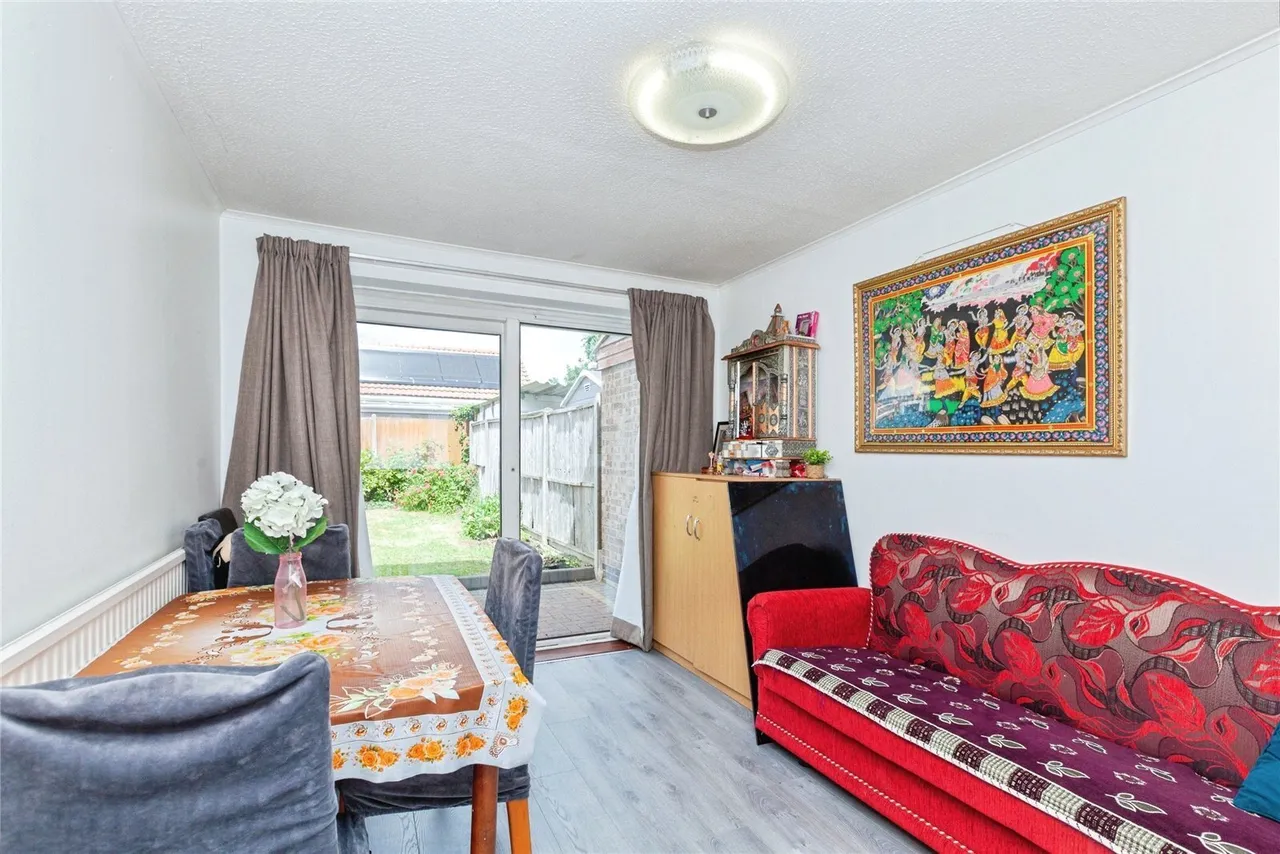 Coles Close, Rushey Mead, LE4, photo 5