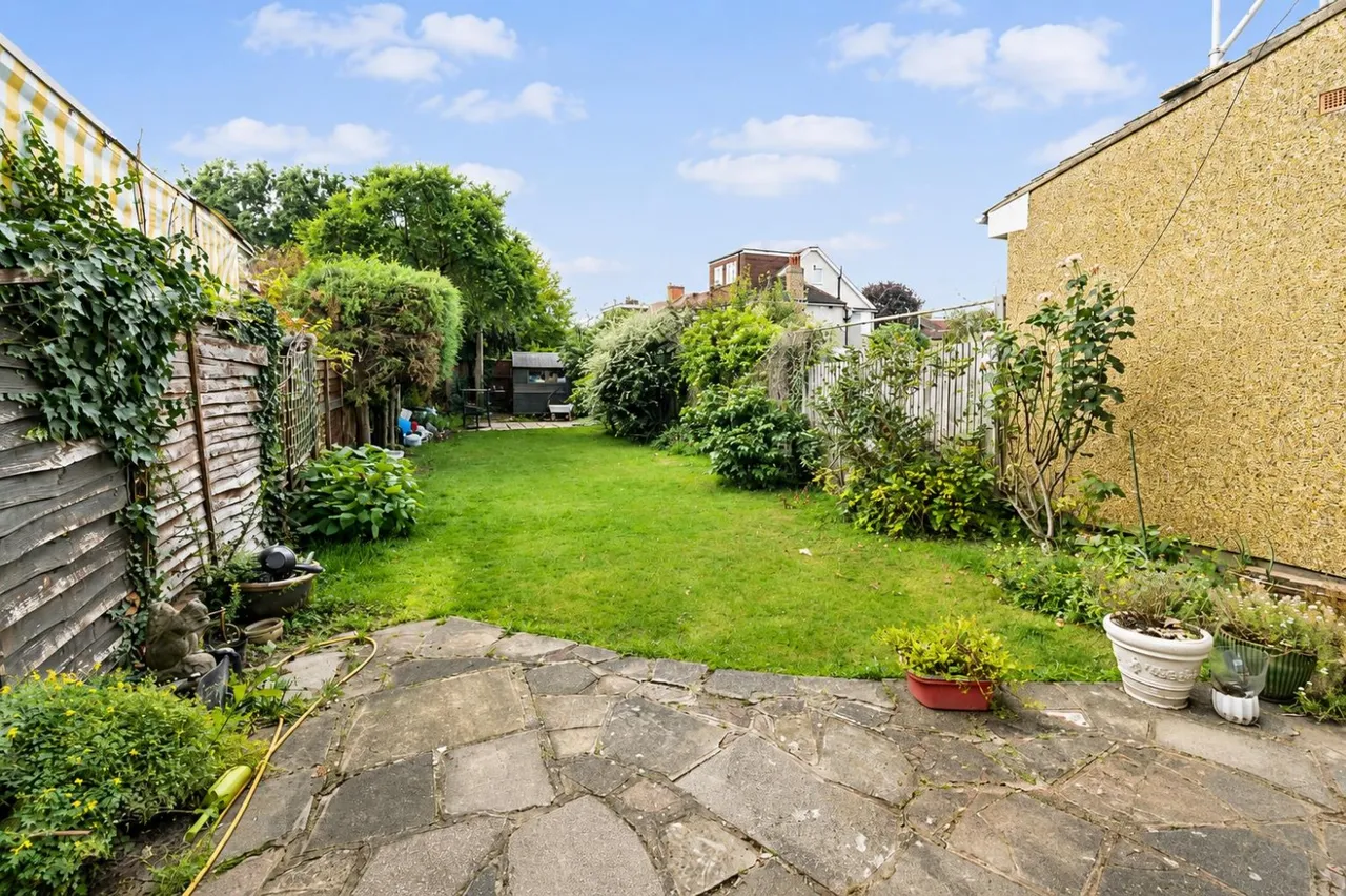 Amberwood Rise, New Malden, photo 3
