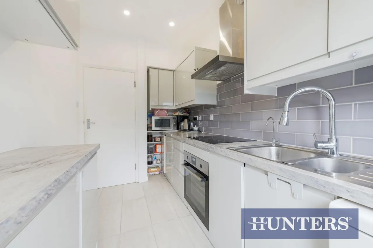 Amberwood Rise, New Malden, photo 11
