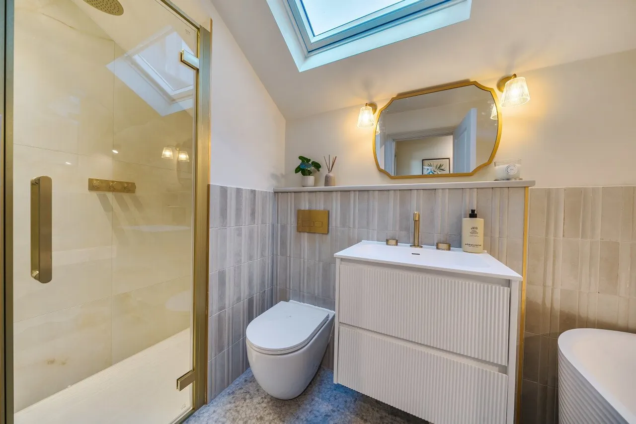 Lower Richmond Road, London, SW15, photo 5
