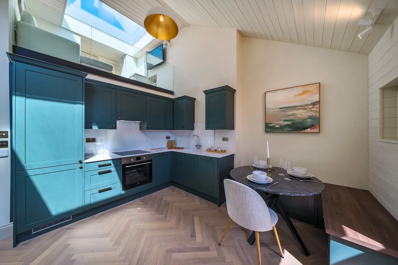 Lower Richmond Road, London, SW15, photo 9
