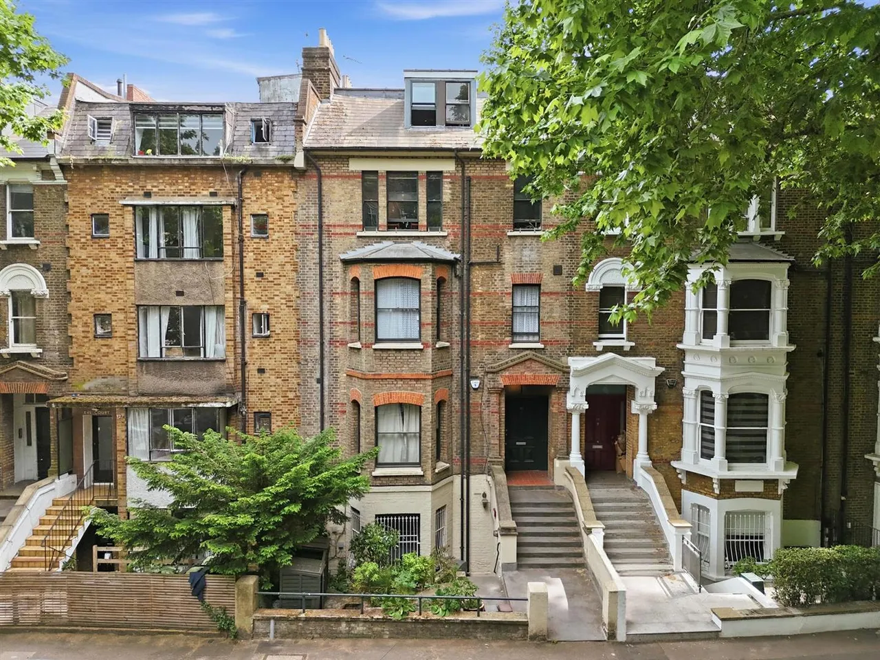 2 bed flat for sale, Grosvenor Avenue, London, N5