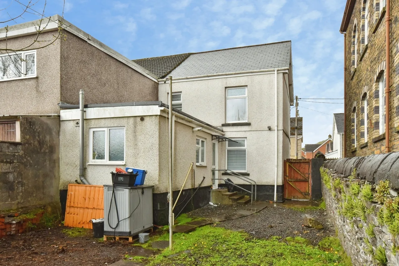 Thomas Street, Pontardawe, SA8, photo 13
