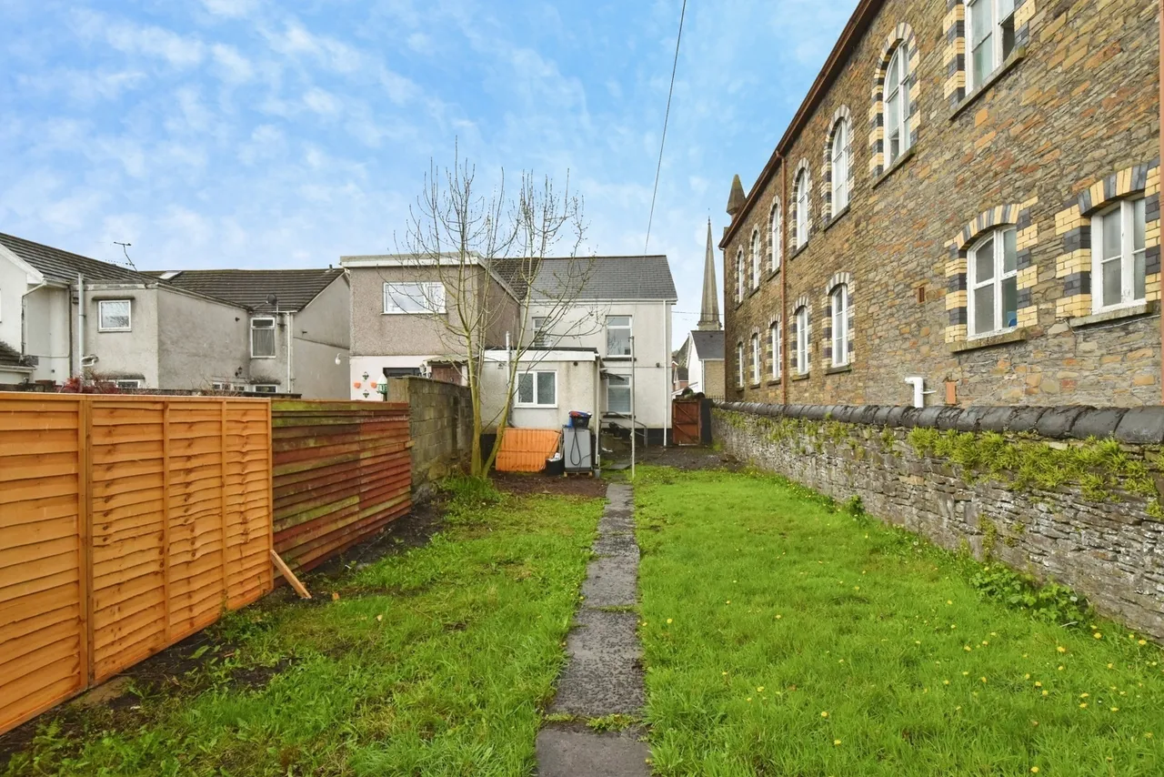 Thomas Street, Pontardawe, SA8, photo 14