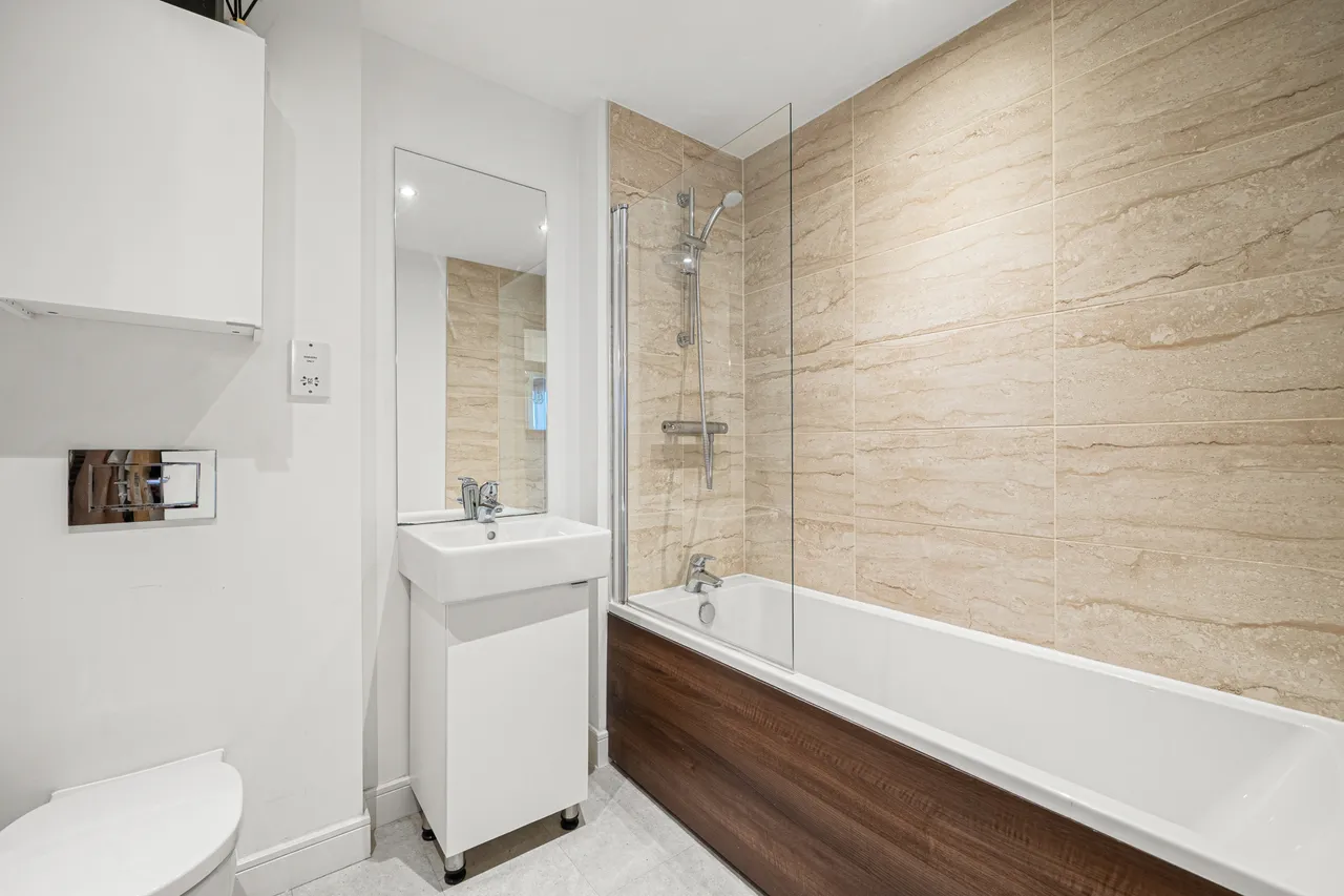 Hawker Drive, Addlestone, KT15, photo 7