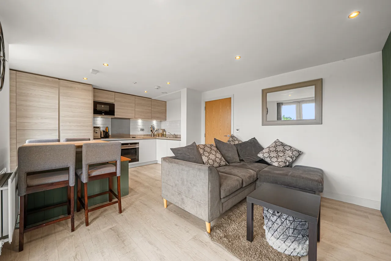Hawker Drive, Addlestone, KT15, photo 4
