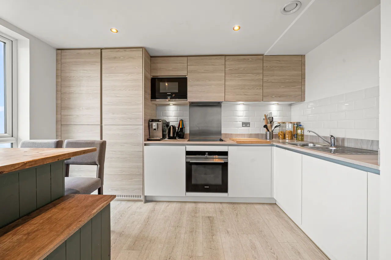 Hawker Drive, Addlestone, KT15, photo 5