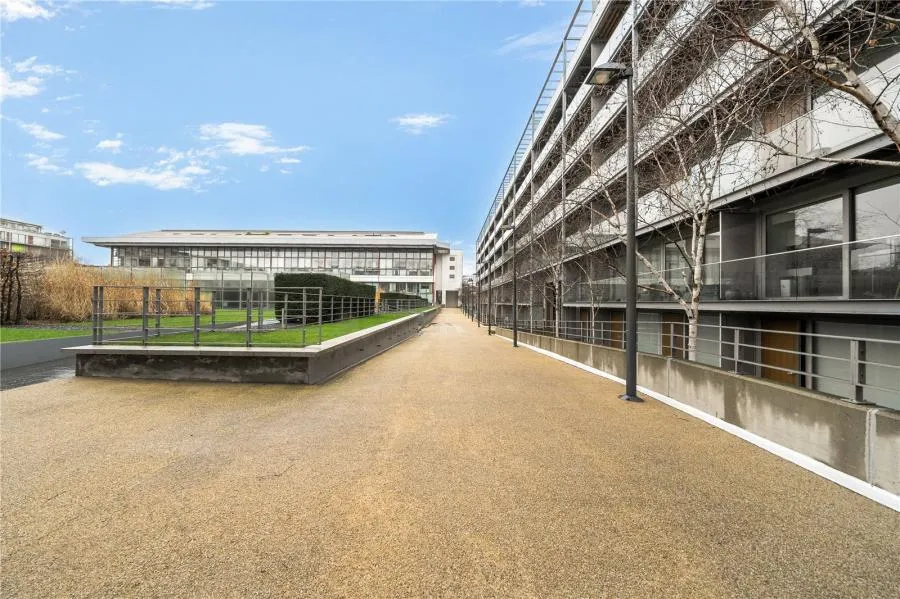 Highbury Stadium Square, London, N5, photo 8