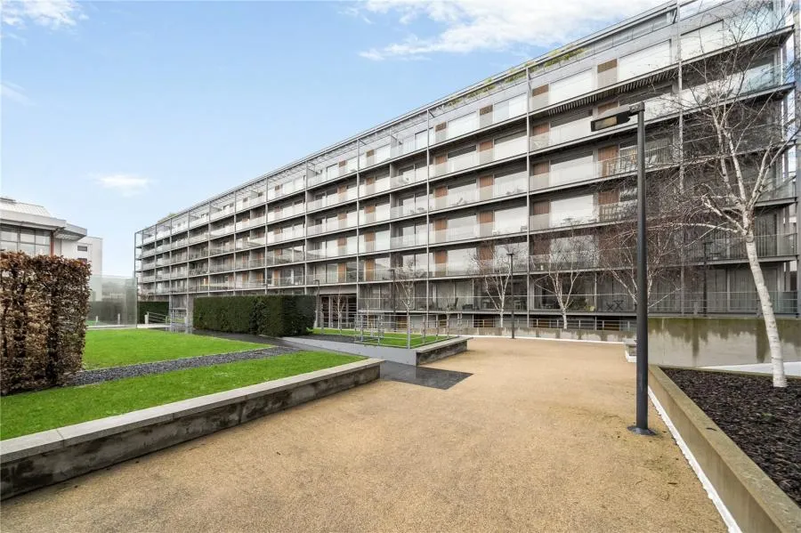 Highbury Stadium Square, London, N5, photo 11
