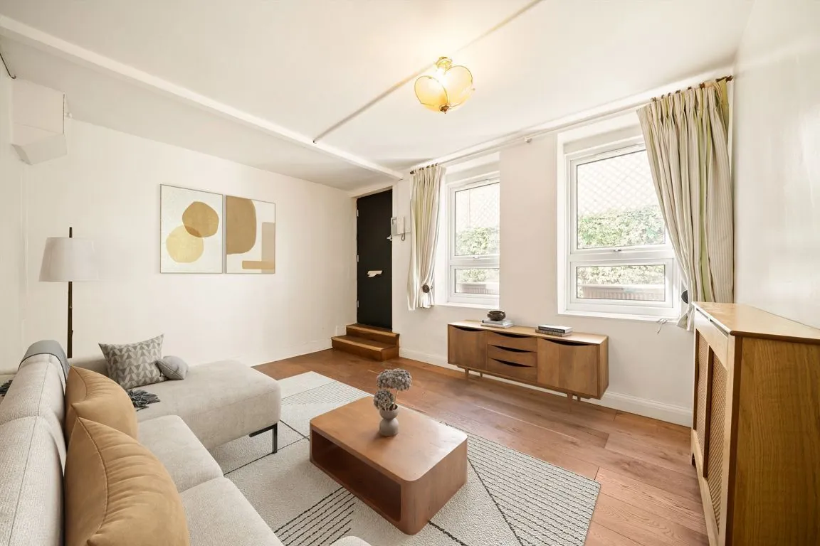 Spencer Road, W4, photo 2