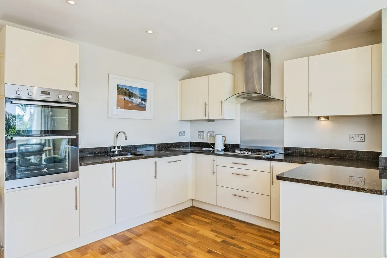 Douglas Avenue, Brixham, TQ5, photo 9