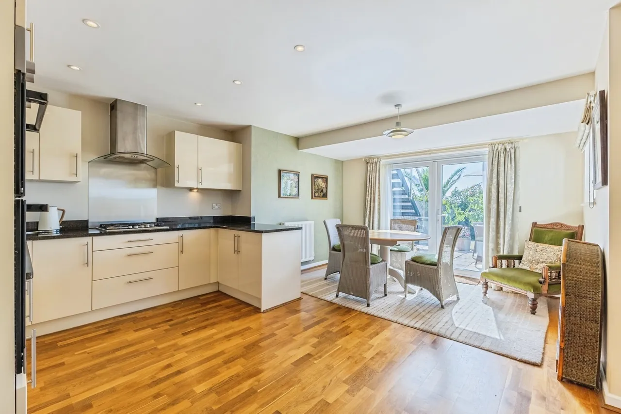 Douglas Avenue, Brixham, TQ5, photo 10
