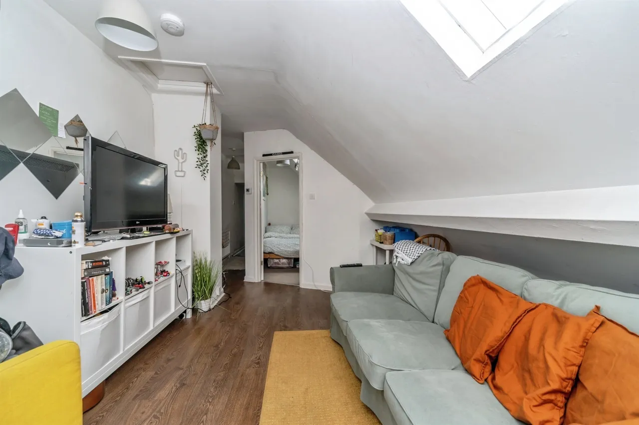 Clapham Road, Bedford, photo 4