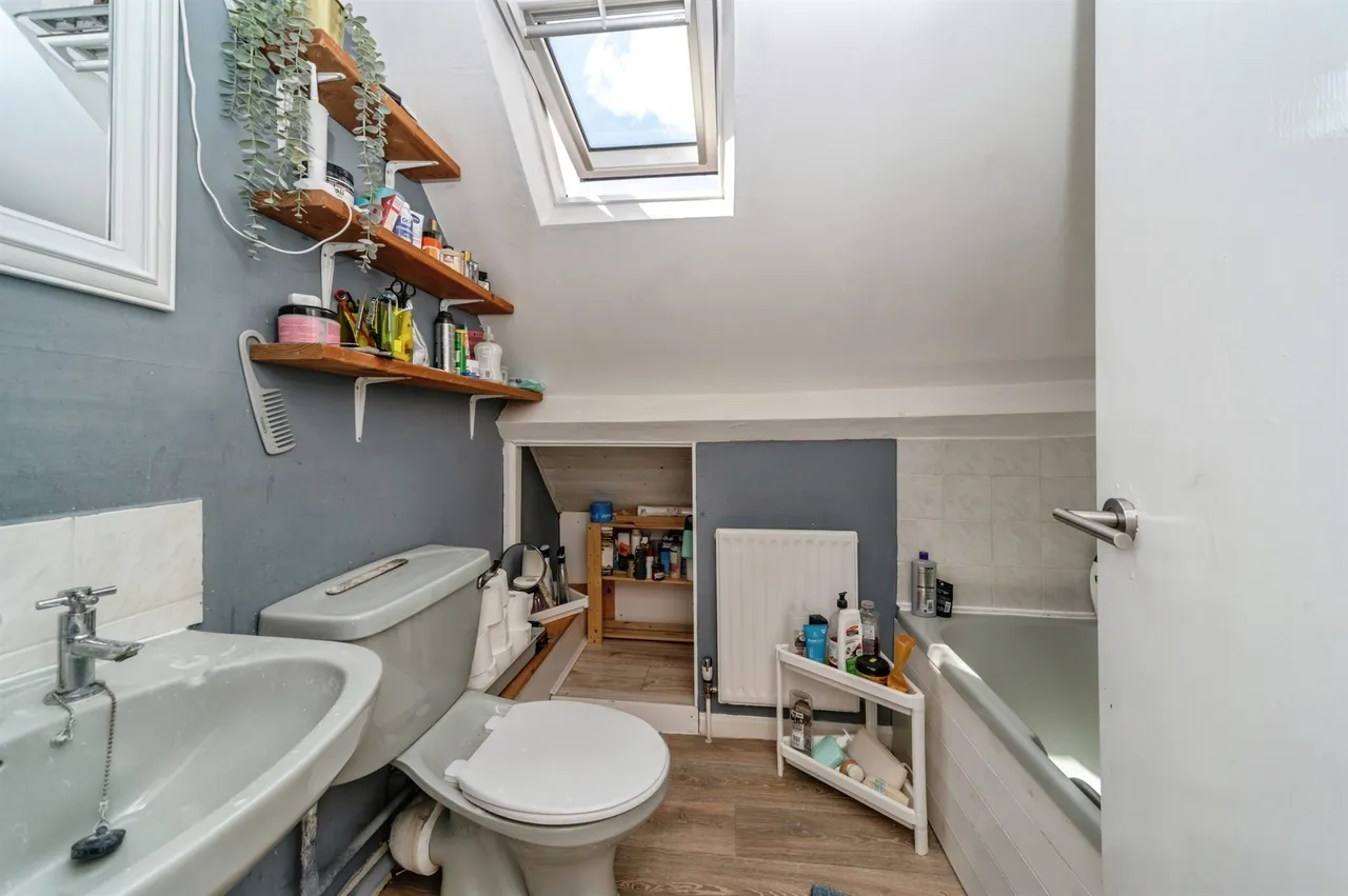 Clapham Road, Bedford, photo 10