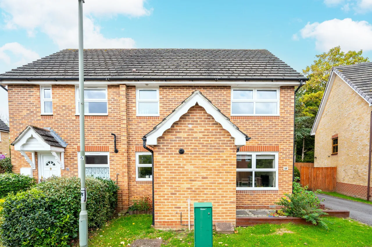 59 Badger Close, Guildford, photo 8