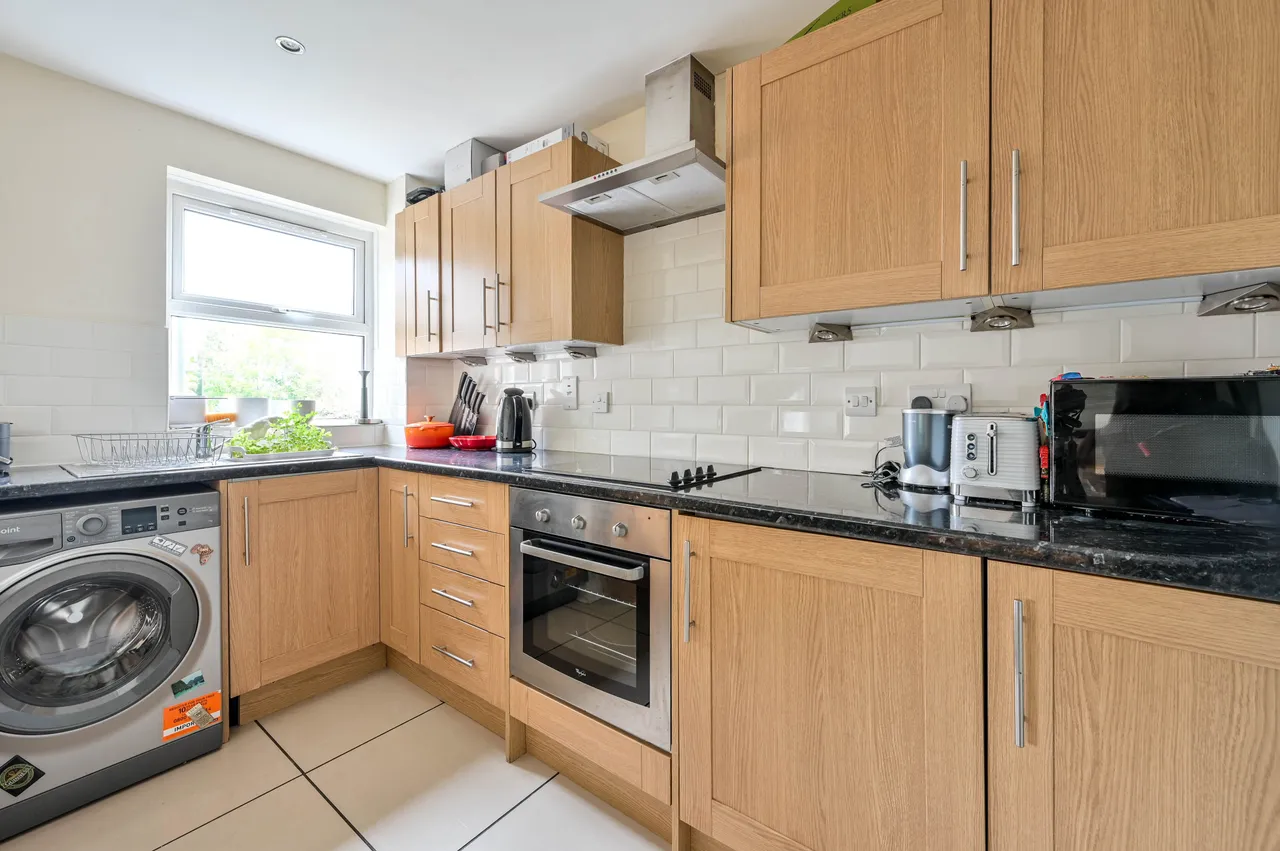 59 Badger Close, Guildford, photo 4
