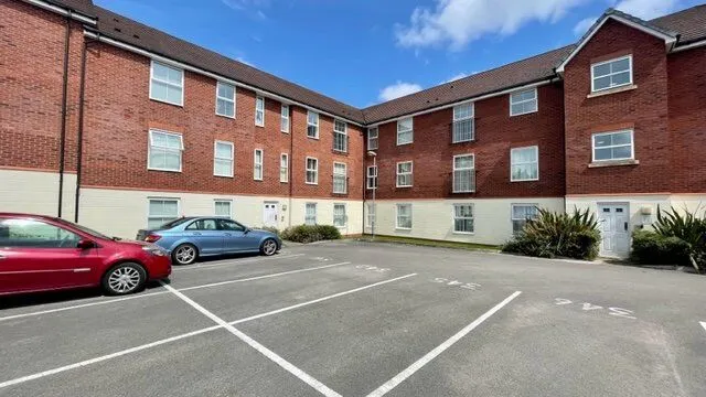 2 bed flat to rent — Naylor Road, Ellesmere Port, CH66