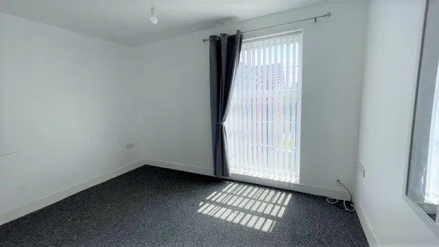 Naylor Road, Ellesmere Port, CH66, photo 5
