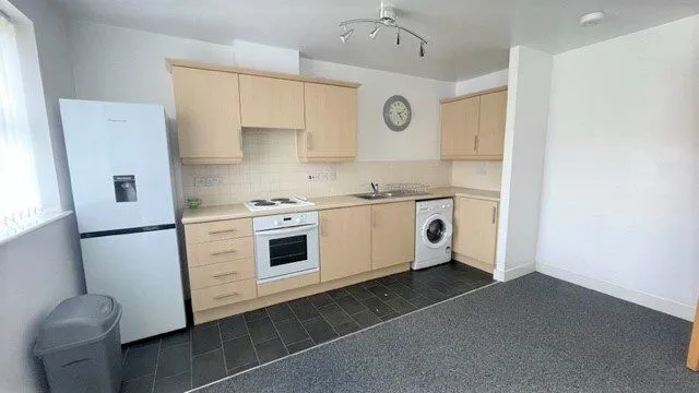 Naylor Road, Ellesmere Port, CH66, photo 8