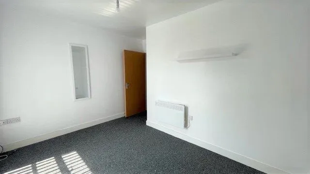 Naylor Road, Ellesmere Port, CH66, photo 9