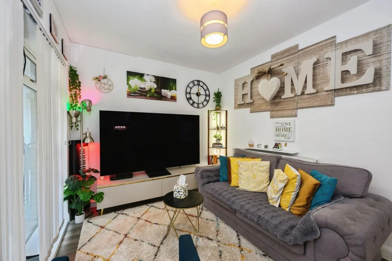 London Road, Wallington, SM6, photo 10