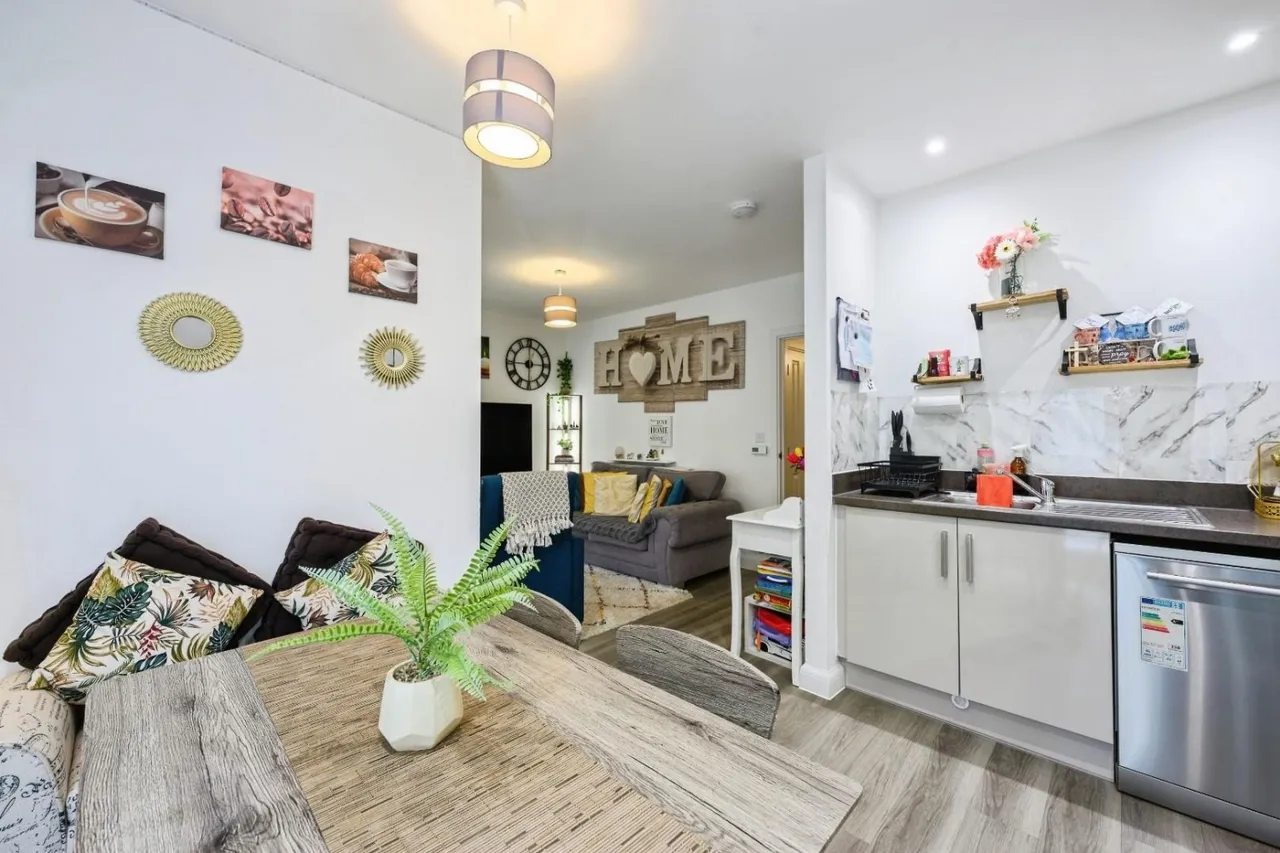 London Road, Wallington, SM6, photo 6