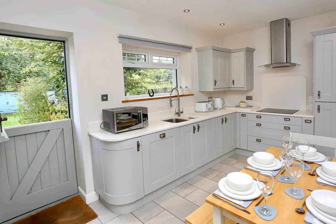 Post Office Row, Glangrwyney, NP8, photo 8
