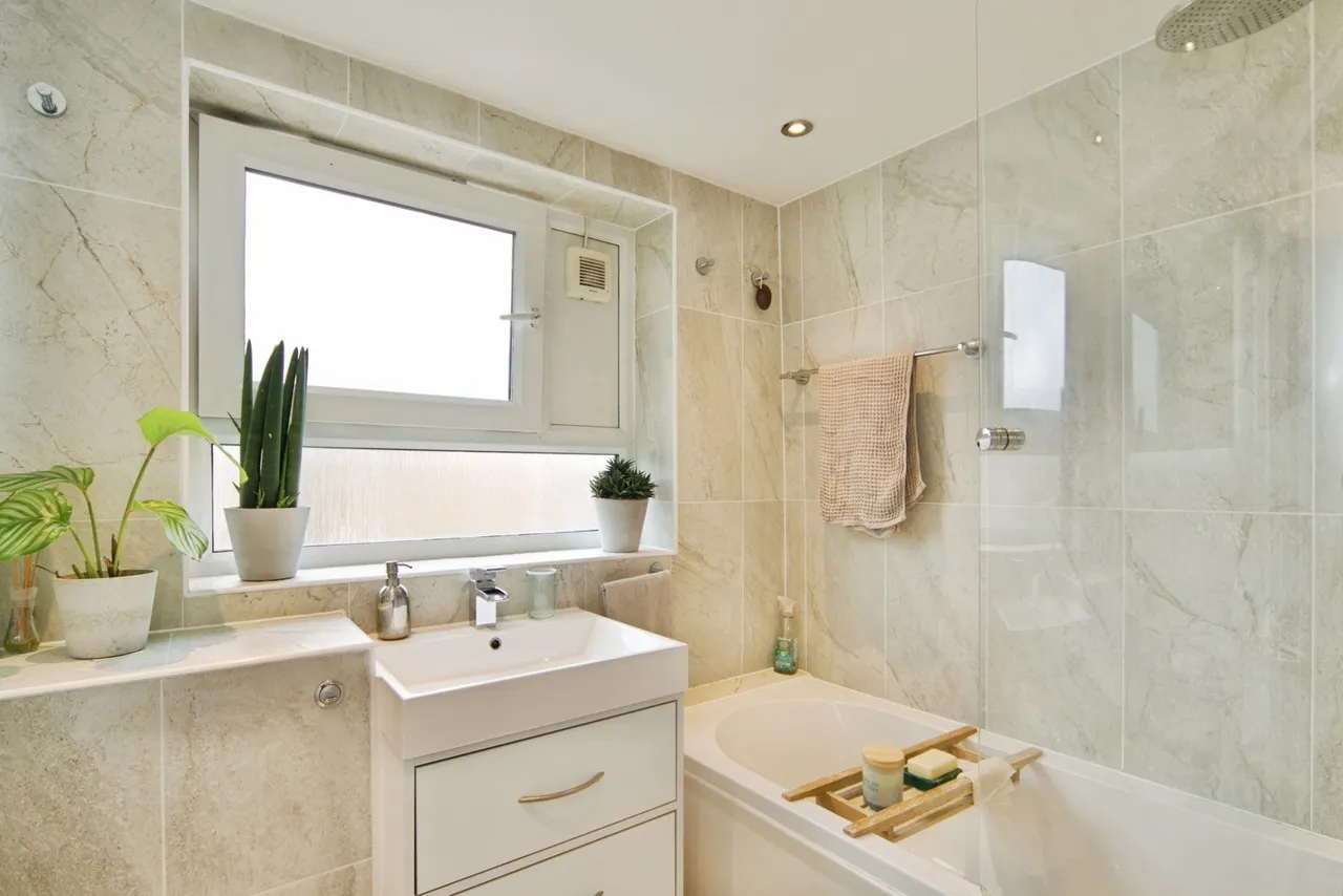 The Birches, Station Road, London, E12, photo 17