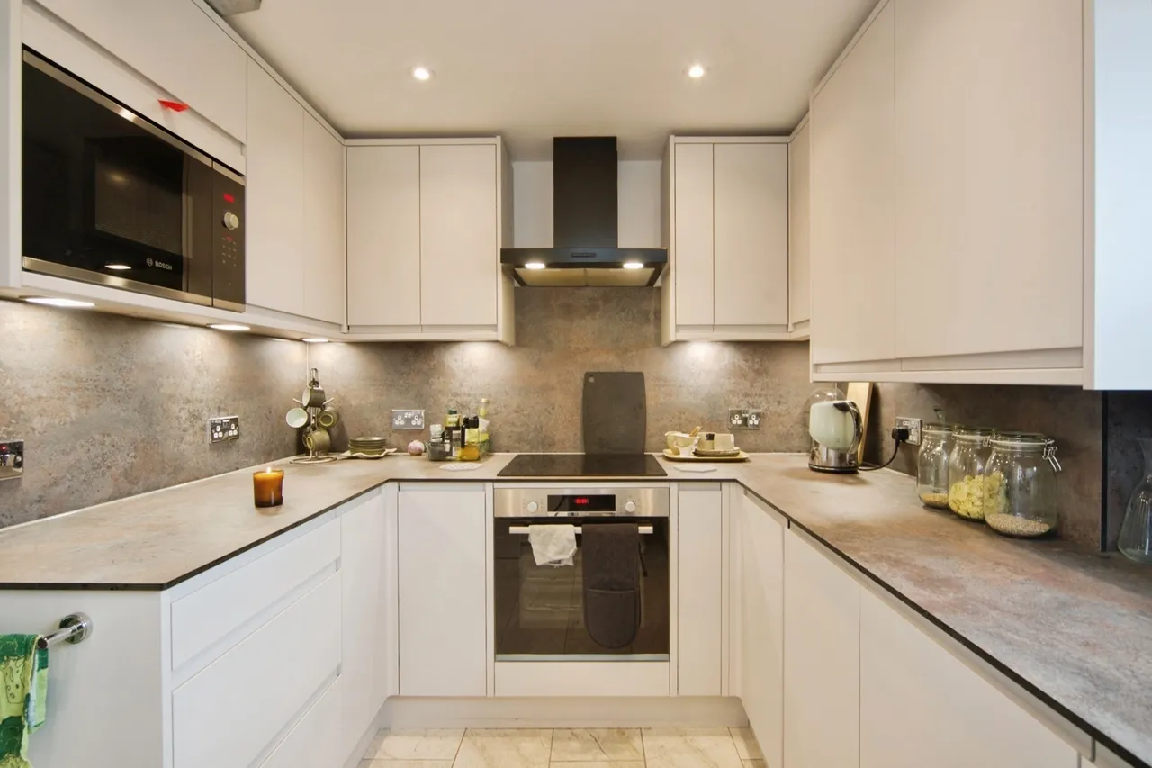 The Birches, Station Road, London, E12, photo 9